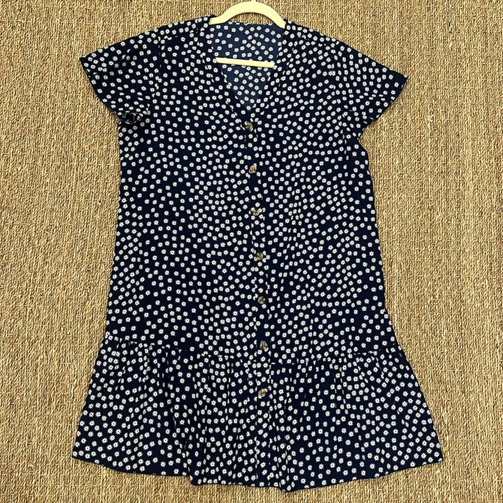 Women’s navy and white floral casual dress